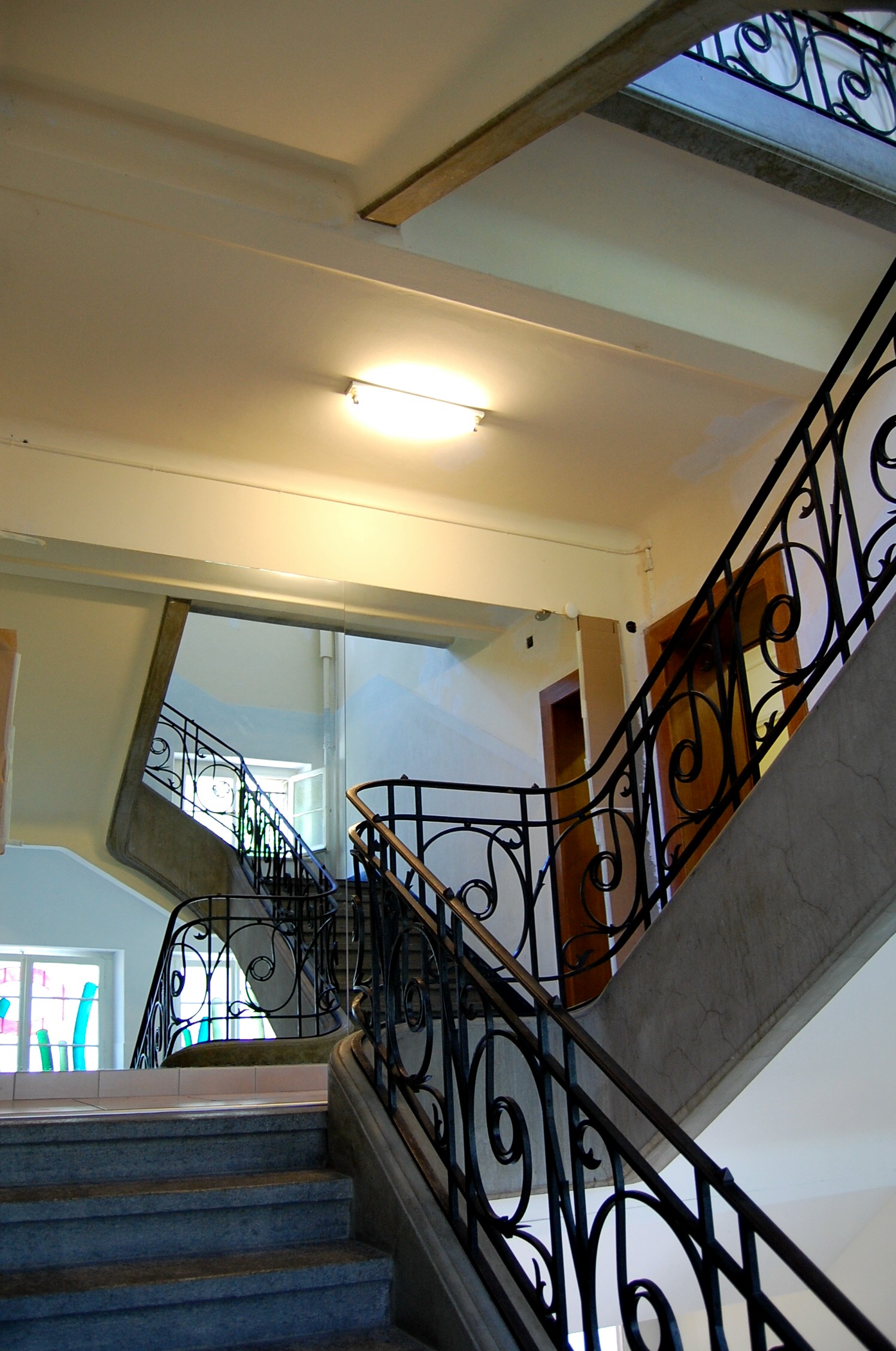 Boarding house living space, Lausanne summer camp stay